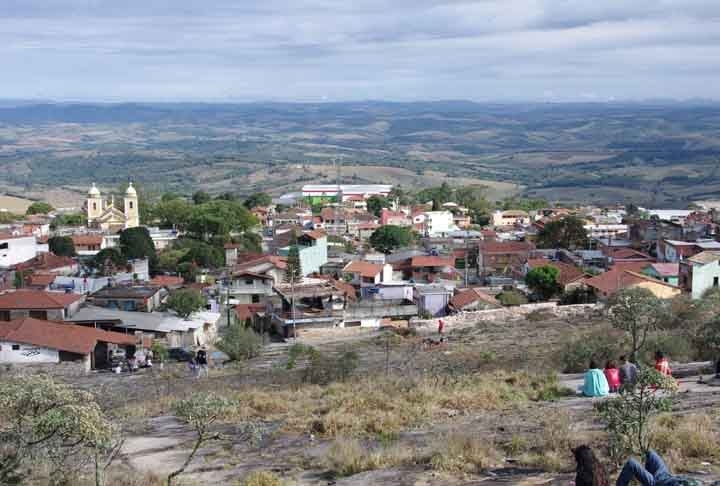 São Thomé das Letras(1.227m)- Localizada em Minas Gerais, a 346 km de Belo Horizonte, tem cerca de 6.660 habitantes. A economia se baseia principalmente no turismo, com destaque para belezas naturais e atrações culturais ligadas ao misticismo e espiritualidade. A histórica Estrada Real passava pelo munícipio. Reprodução: Flipar