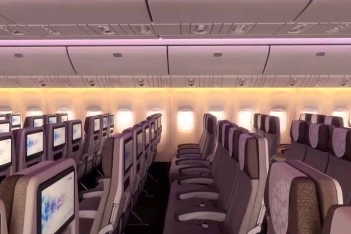 Para o voo inaugural, a aeronave utilizada foi um Boeing 777-300ER, capaz de acomodar 316 passageiros. Reprodução: Flipar