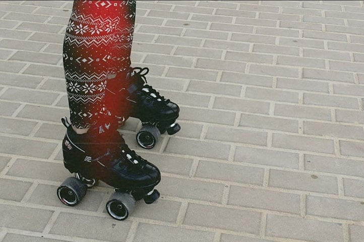 Por outro lado, os patins são muito mais baratos e exigem mais coordenação motora.  Reprodução: Flipar