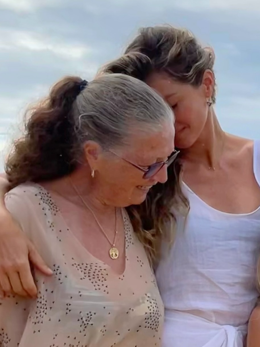 Gisele e a mãe, Vânia Nonnenmacher. Foto: Reprodução Instagram - 12.5.2025
