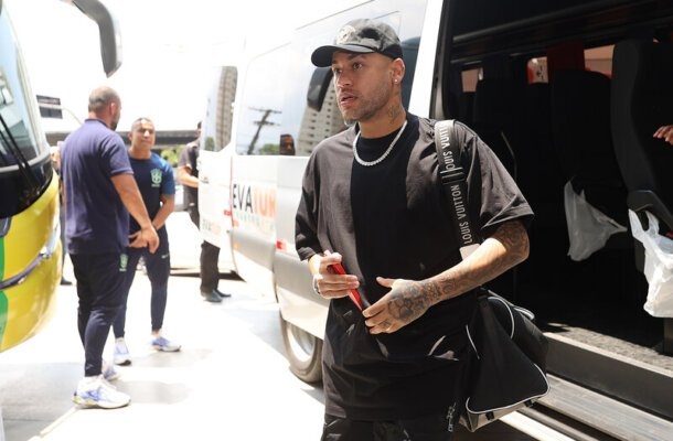 Segundo o jornalista, a família de Neymar informou que o atacante fará um teste de DNA para confirmar a paternidade assim que o bebê nascer e assumirá as suas responsabilidades caso o exame dê positivo. - Foto: Vitor Silva/CBF Reprodução: Jogada10