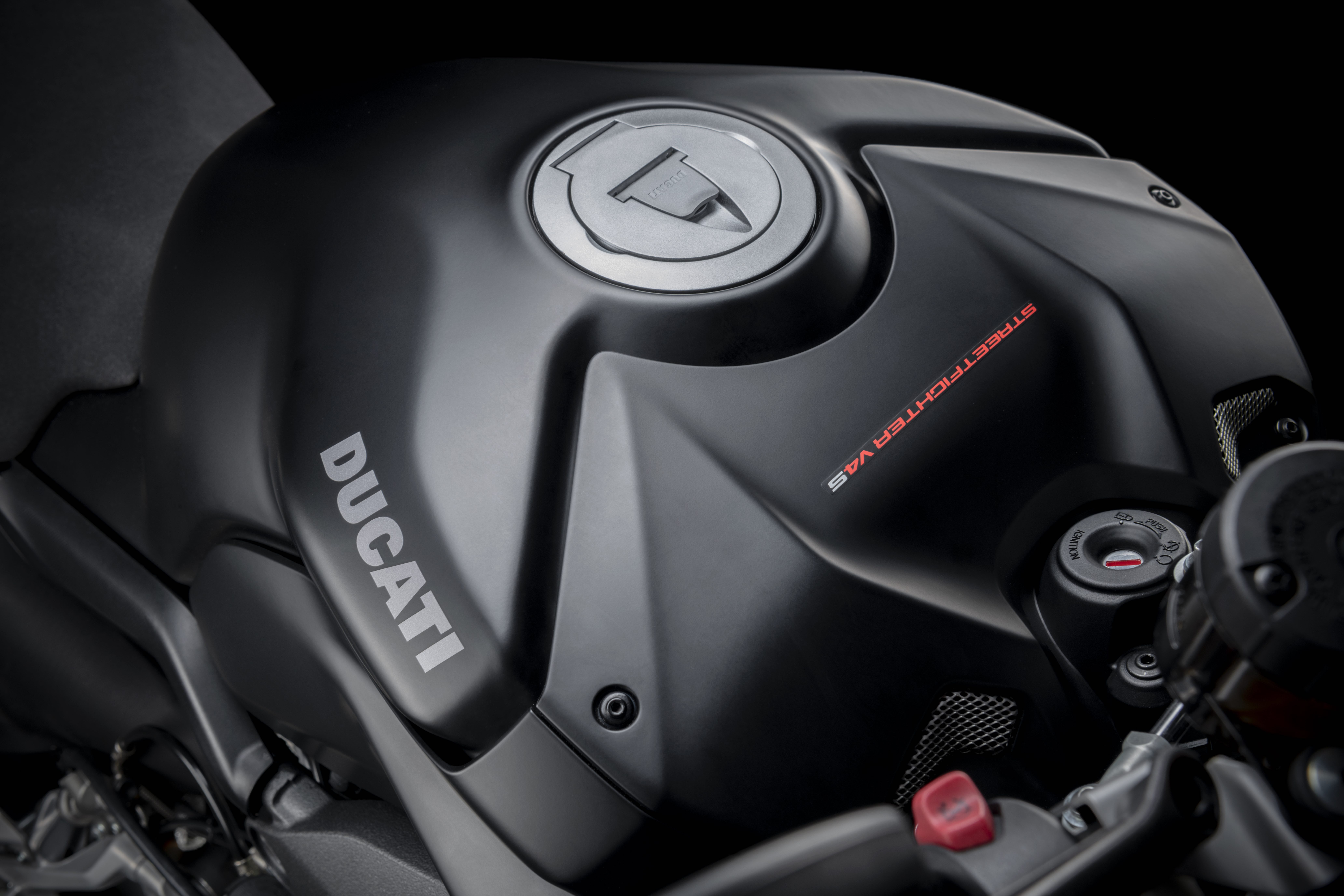 Ducati V4 S Dark Stealth . Foto: Divulgação