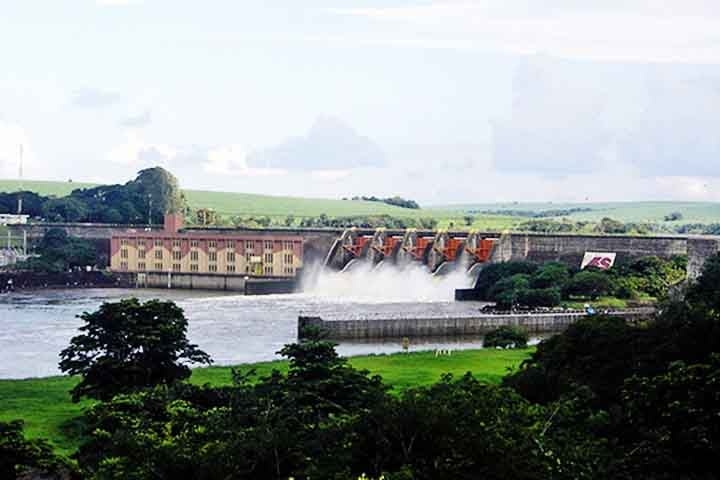 Além de sua importância histórica e ambiental, o Rio Tietê também desempenha um papel relevante na geração de energia elétrica, com diversas usinas hidrelétricas ao longo de seu curso.  Reprodução: Flipar
