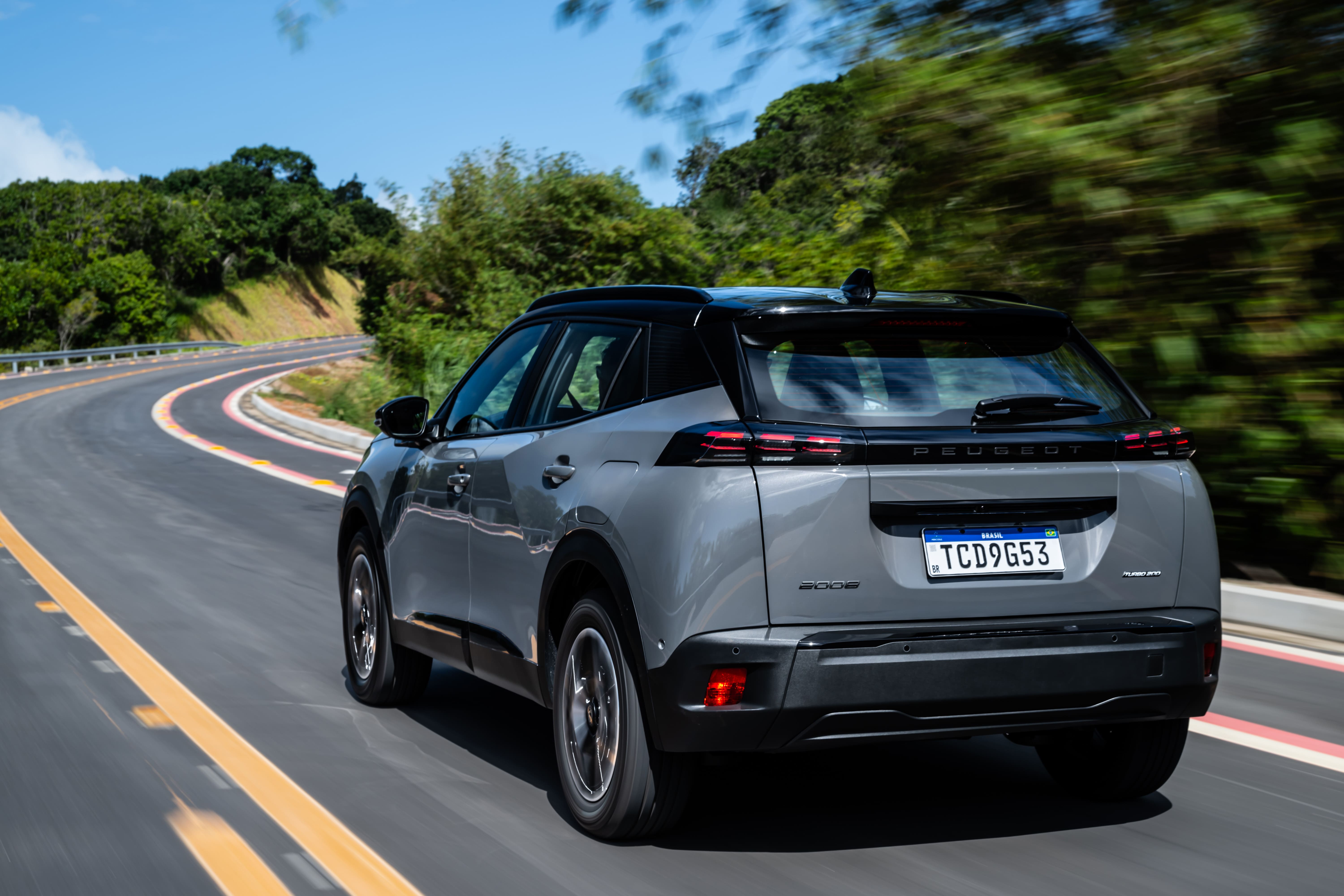 Novo Peugeot 2008 detalhes Divulgação