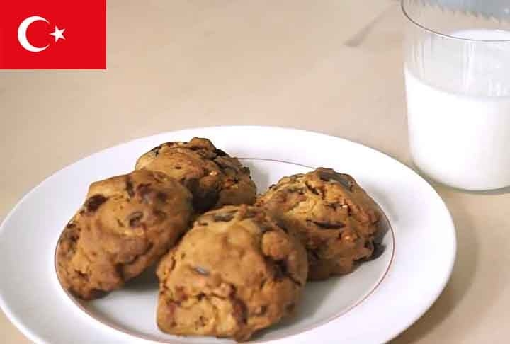 14º) Praline stuffed cookies (Turquia): Esses biscoitos são crocantes por fora e recheados com praliné, uma massa crocante e caramelizada feita com nozes e caramelo. Reprodução: Flipar