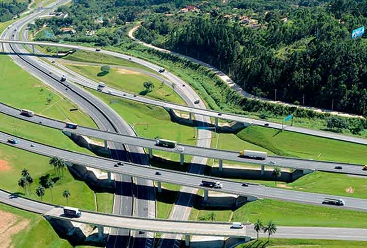 SP-348, de Cordeirópolis a São Paulo (SP) - Conhecida como Rodovia dos Bandeirantes, tem 165 km entre Cordeirópolis e São Paulo. Essa rodovia é administrada pela Concessionária AutoBAn, responsável pela manutenção e operação do trecho concedido.

 Reprodução: Flipar