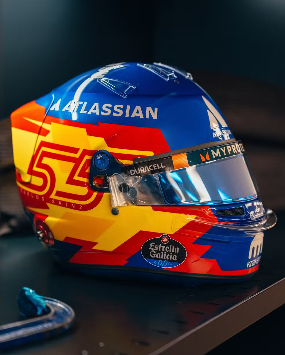 Capacete Carlos Sainz. Foto: Divulgação