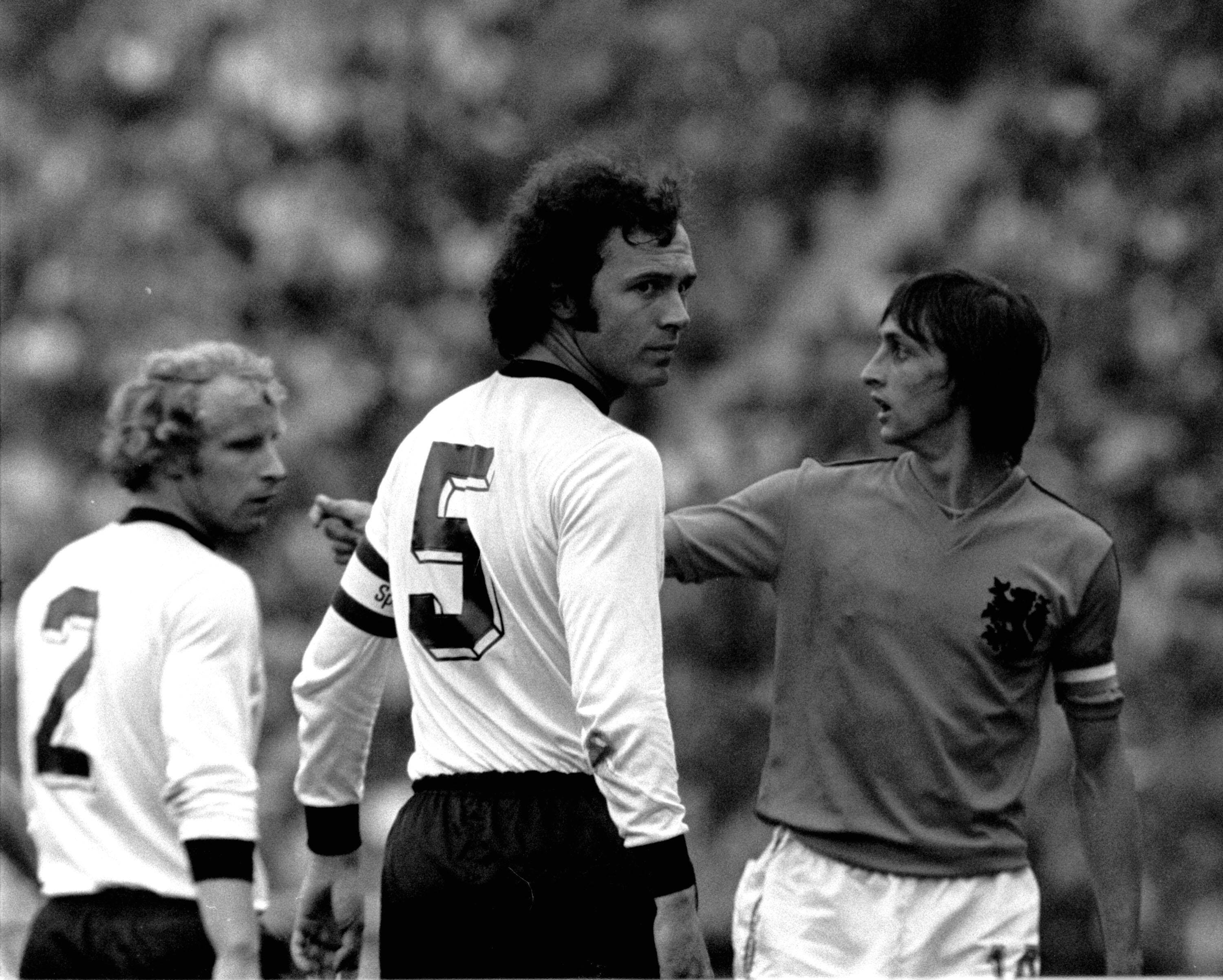 Beckenbauer e Cruyff na final do Mundial de 1974. Foto: AP