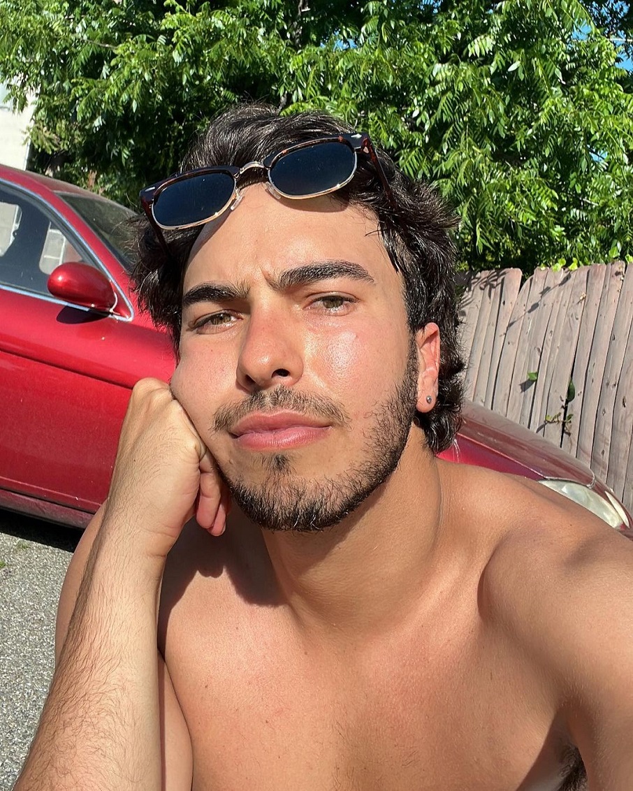 Kenui Moliterno, de 25 anos, é filho do ator Kadu Moliterno, e mora nos Estados Unidos. Foto: Reprodução/Instagram 18.07.2023