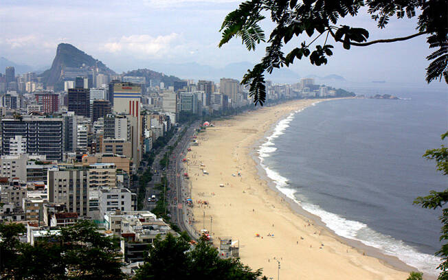 Praia do Leblon: cenário de novela e muito charme na Zona Sul carioca. Foto: Flickr/ Rodrigo Soldon