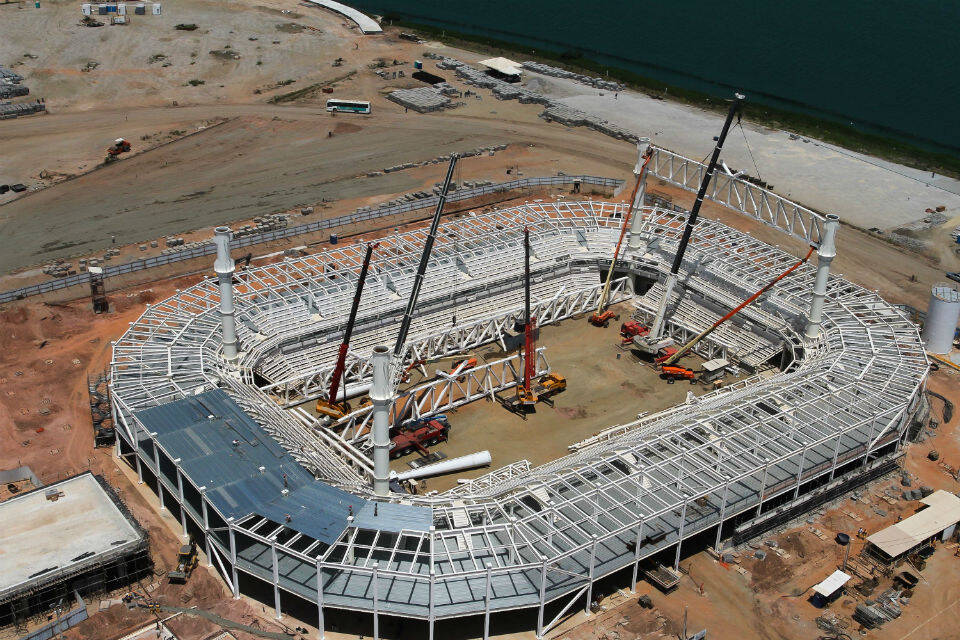 O novo Centro Aquático, localizado no Parque Olímpico da Barra, em março de 2015. Arena receberá as provas de natação dos Jogos de 2016. Foto: Divulgação/Rio 2016