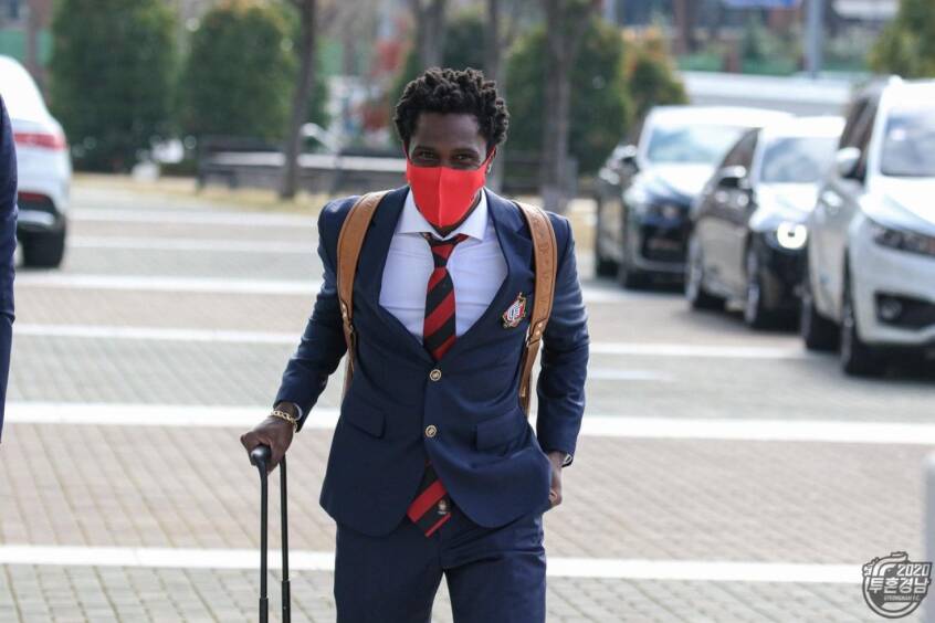 Negueba comemora timo ano no Gyeongnam e espera permanecer no futebol asitico. Foto: Lance!