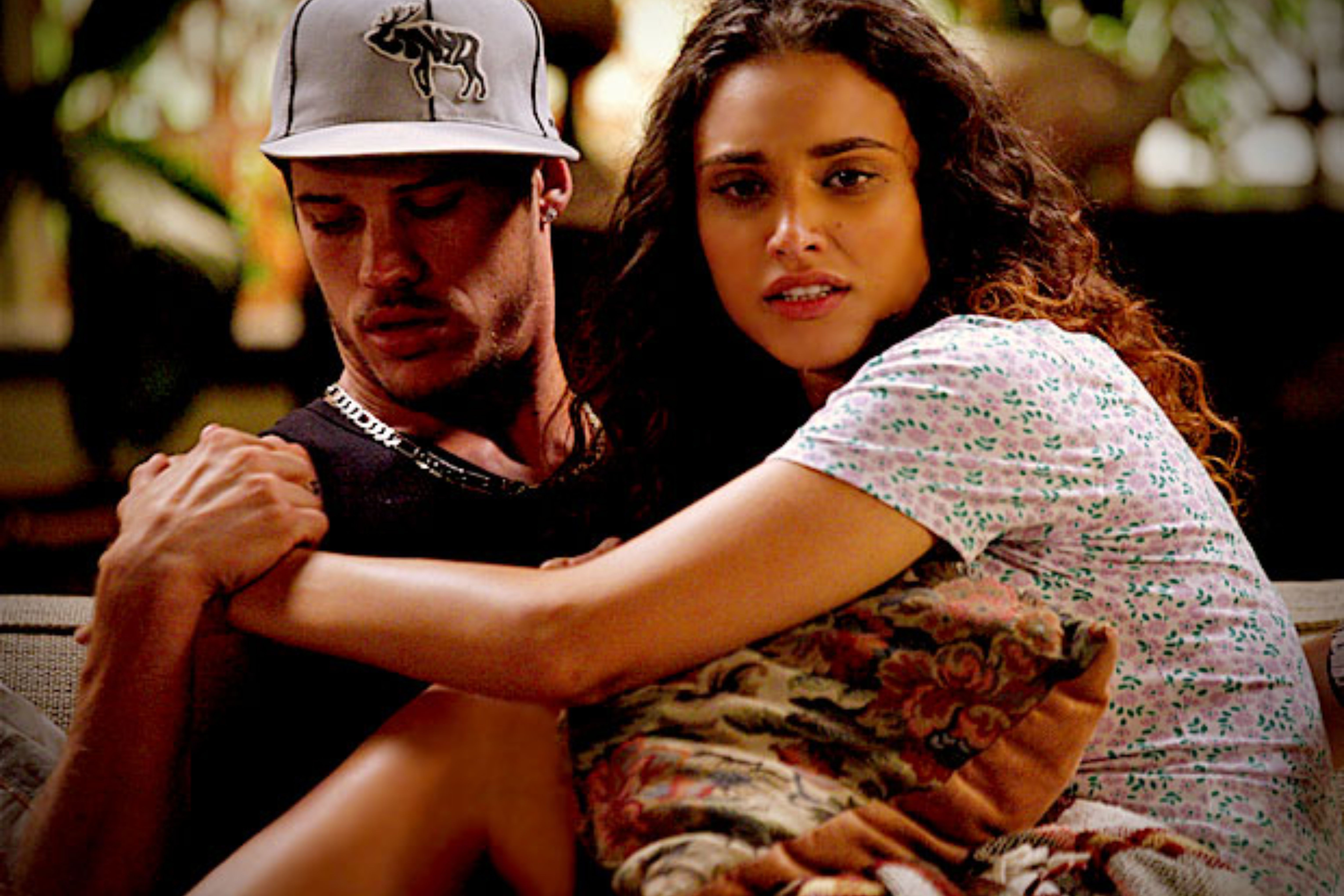  José Loreto e Débora Nascimento começaram o relacionamento durante a novela "Avenida Brasil" (2012) e ficaram juntos por 7 anos. Eles são pais da pequena Bella TV Globo