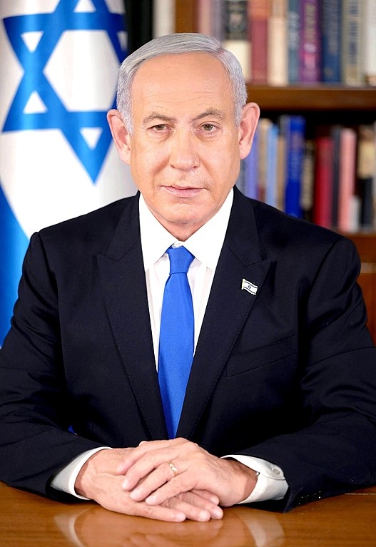 Em resposta, o governo do primeiro-ministro Binyamin Netanyahu passou a fazer ofensivas contra Gaza e a guerra ganhou uma nova escalada, resultando em milhares de mortos.