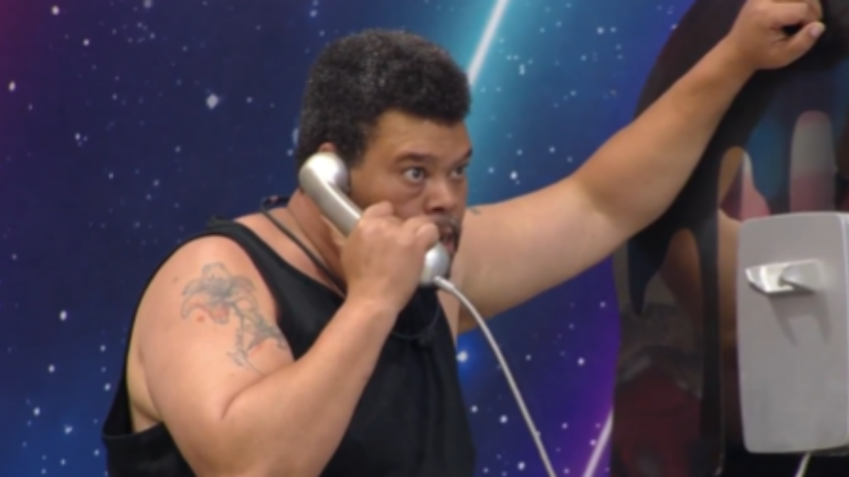 Babu Santana atende ao Big Fone. Foto: Reprodução/TV Globo