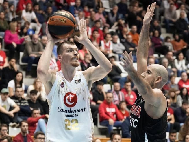 Jogador perde rim na Copa do Mundo de Basquete; veja lance