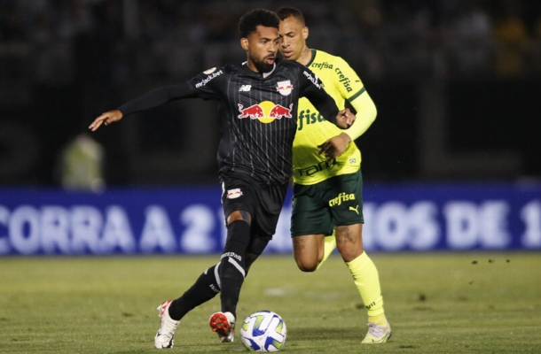 BRAGANTINO - Dificil explicar como o Braga, um dos bons times do returno levou um  baile do time B do Palmeiras e só não foi goleado no 1º tempo por causa de milagres do goleiro Cleiton. Mas, na etapa final, Caixinha arrumou o time e o Braga mostrou por qual motivo venceu e é o vice-líder  e da trave. Além de Cleiton, Lucas Evangelista foi a fera do Braga NOTA 7,0 - Foto: Cesar Greco/Palmeiras