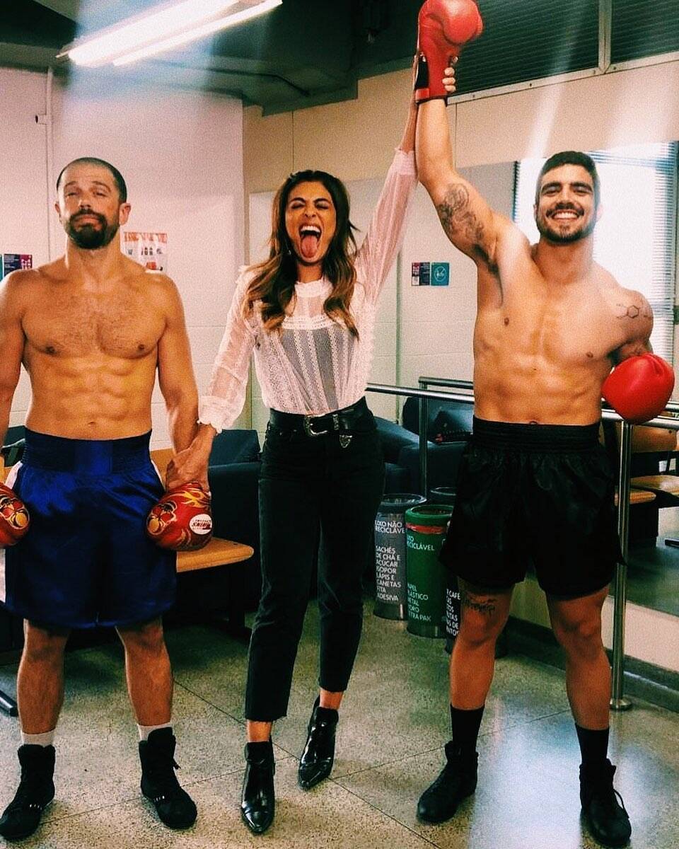 Atores de "A Dona do Pedaço" sem camisa. Foto: Reprodução/Instagram