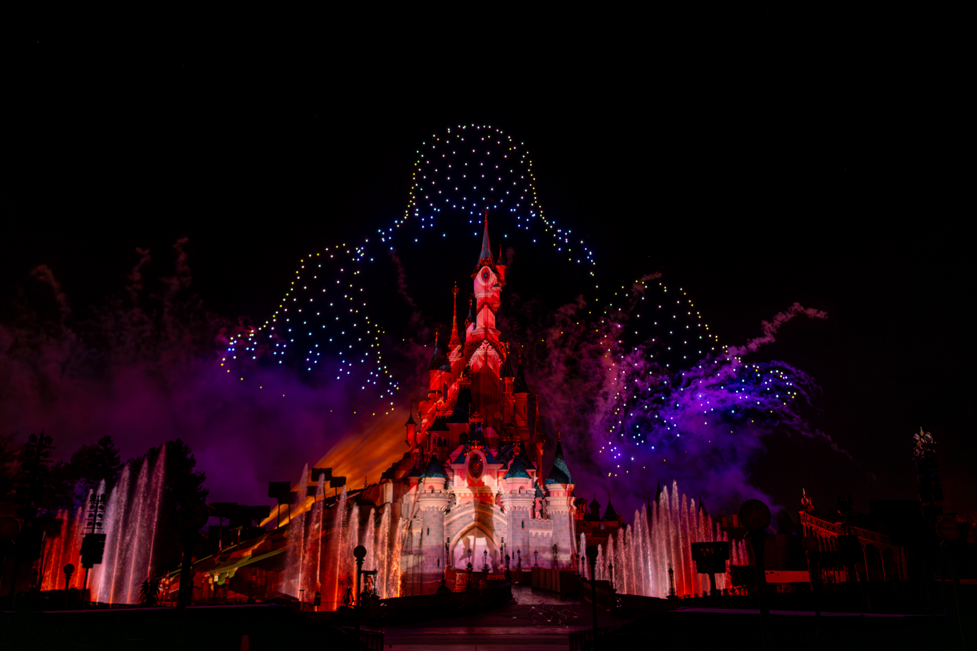 Disneyland de Paris celebra reabertura da Catedral de Notre Dame com montagem de "O Corcunda de Notre Dame" Divulgação