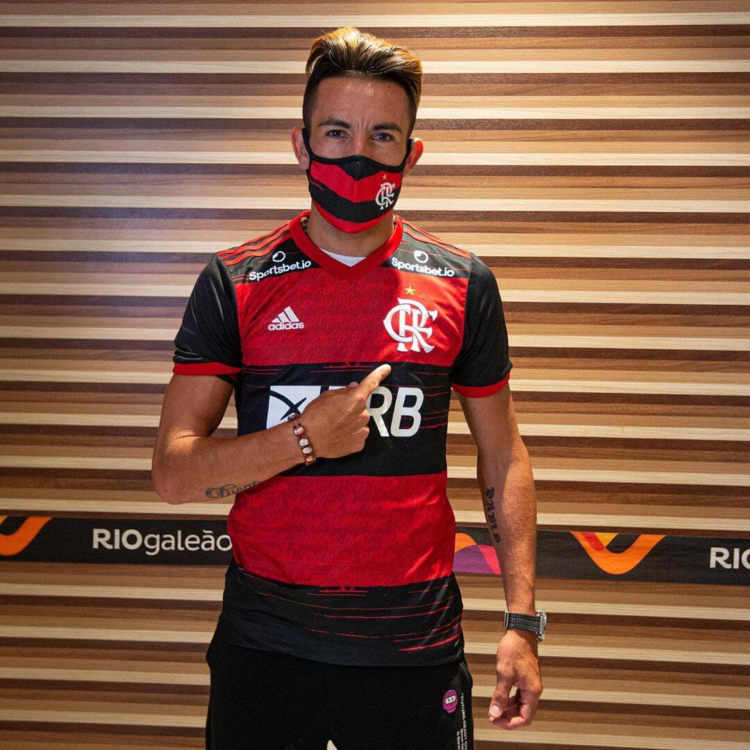 SportsCenterBR - Não tem sido fácil. Isla desabafou em seu Instagram após  as críticas pelas últimas atuações com a camisa do Flamengo. O que achou da  declaração?