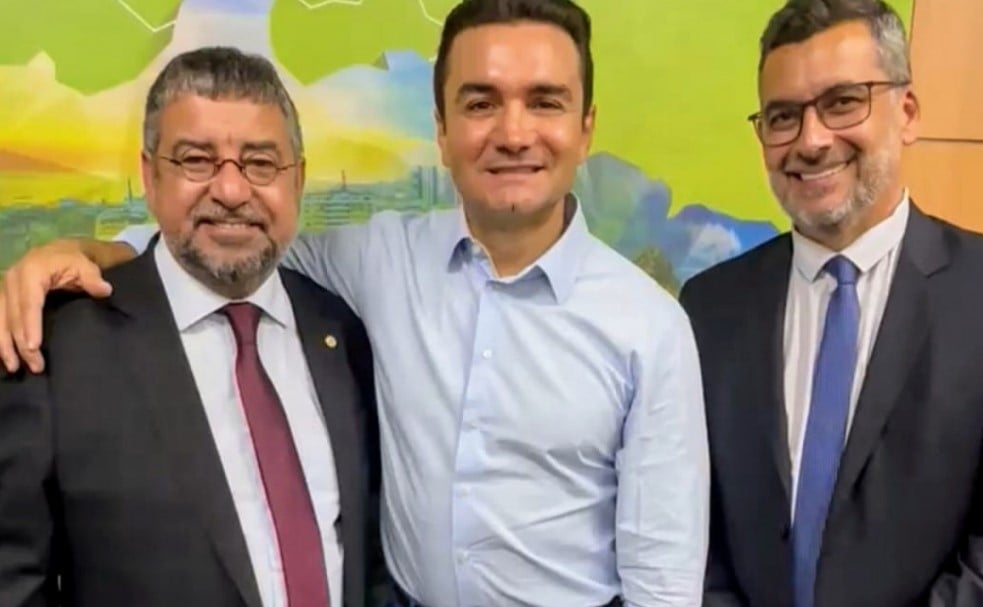 Washington Quaquá (PT-RJ), prefeito eleito de Maricá para o quadriênio 2025-2028, apresentou ao ministro do Turismo, Celso Sabino, o projeto do novo Aquário do município localizado na região metropolitana do Rio de Janeiro. 
 Reprodução: Flipar