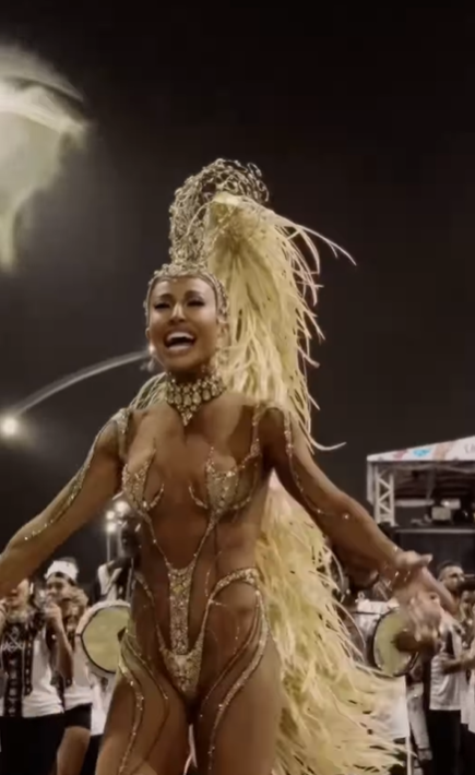 Cravejada, Sabrina Sato aposta em look ousado para festa Abre Alas. Foto: Instagram