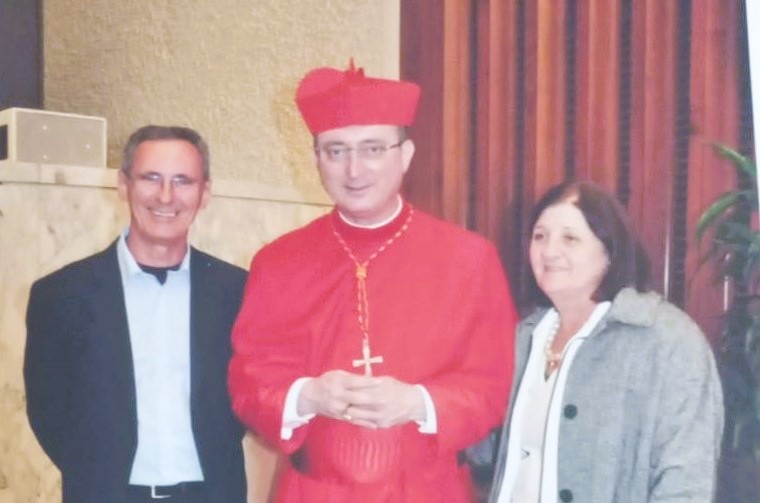 Dom Sérgio da Rocha com o irmão Osvaldo e a cunhada Sônia, no Vaticano, na cerimônia de criação de cardeal. Foto: Reprodução