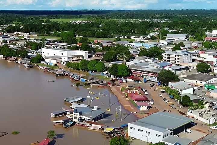 Feijó (AC) - 43,11 pontos -  Falta de infraestrutura adequada para lidar com inundações frequentes. Serviços públicos de saúde e educação precários. Economia pouco diversificada e centrada no extrativismo.
 Reprodução: Flipar