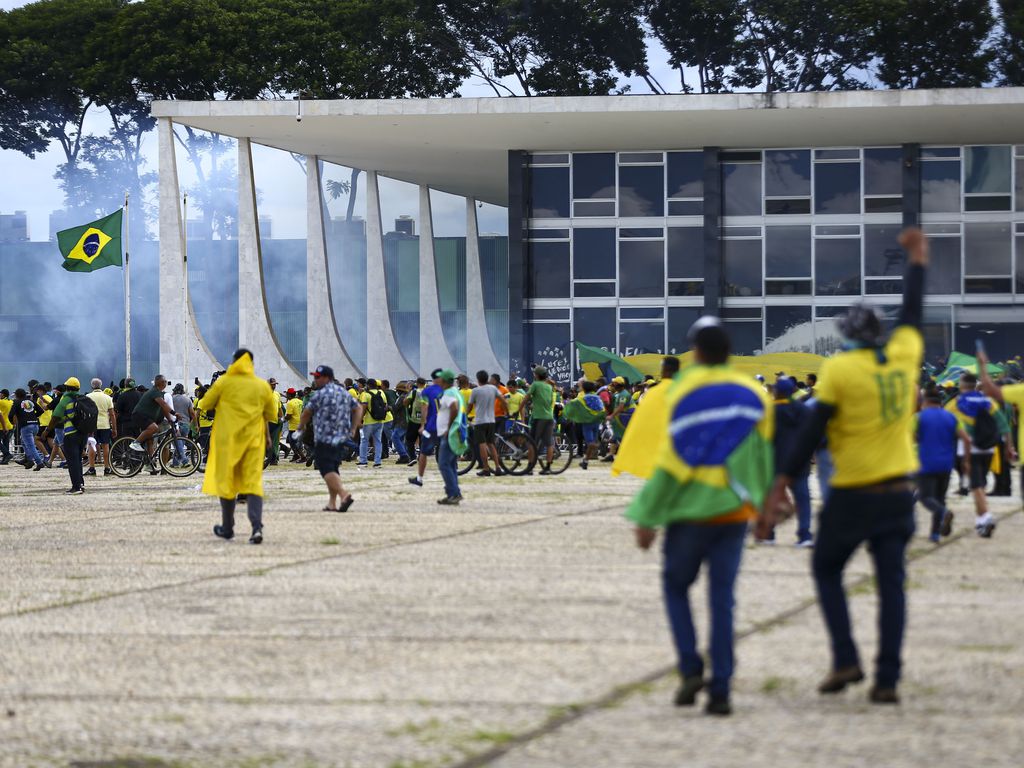 Manifestantes invadiram o Congresso, STF e Palácio do Planalto. Foto: MARCELO CAMARGO/AGÊNCIA BRASIL