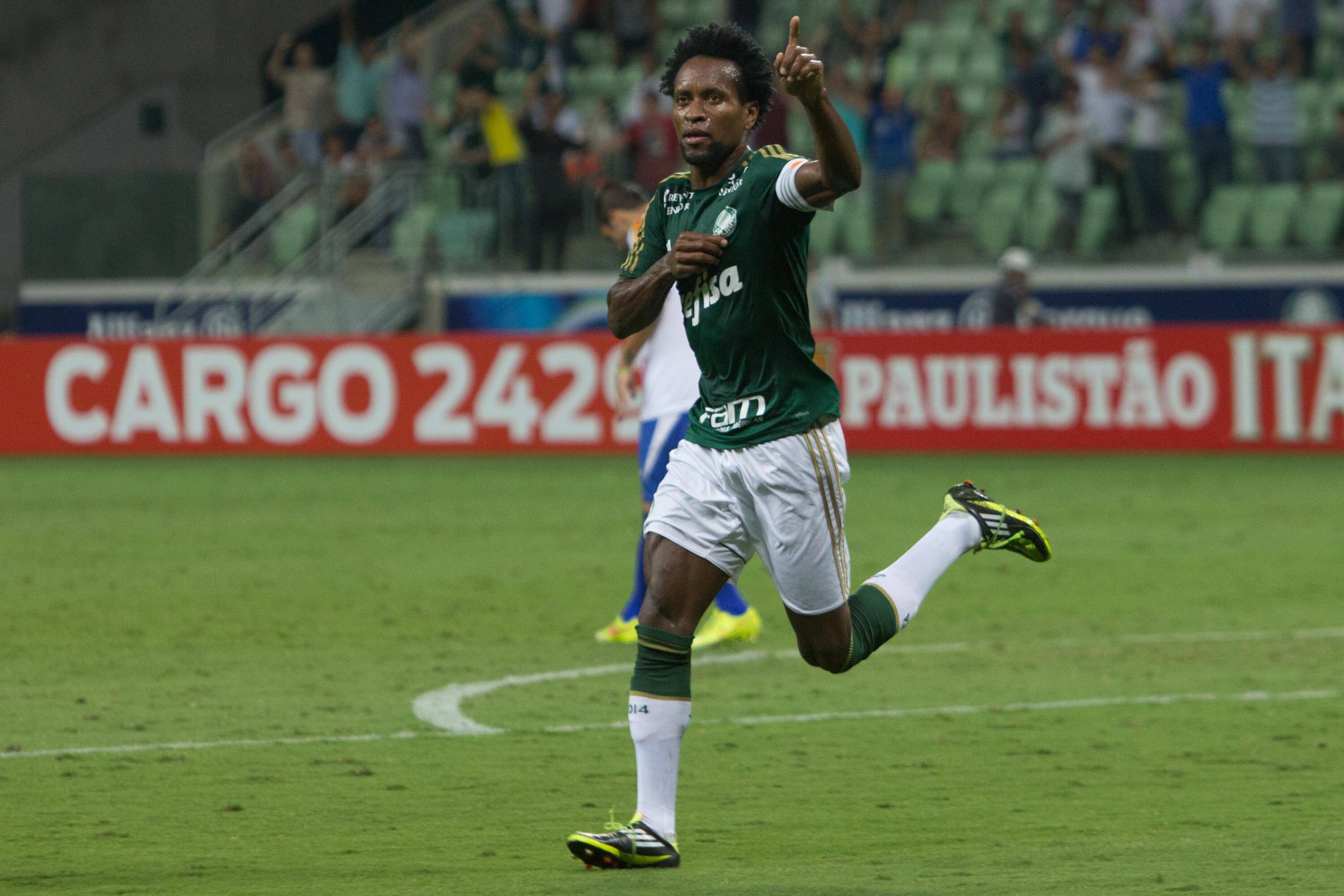 Zé Roberto comemora, diante do Rio Claro, seu primeiro gol pelo Palmeiras. Foto: Leonardo Benassatto/Futura Press