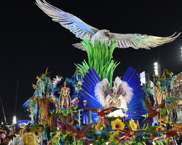 Uma escola de samba centenária, vibrante, e a maior campeã do Carnaval do Rio de Janeiro. Conheça a história da Portela! Reprodução: Flipar