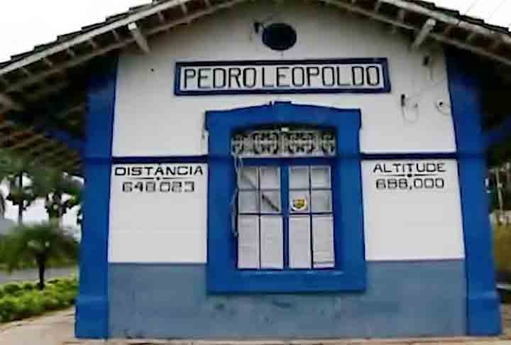 O dia 30 de junho de 2025 vai marcar os 23 anos de sua morte. Francisco Cândido Xavier também foi filantropo. E ficou conhecido mundialmente como um expoente da doutrina espírita.


 Reprodução: Flipar