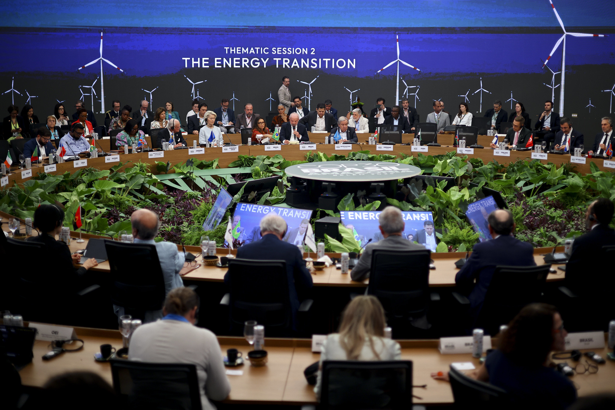 Líderes participam da sessão plenária da COP30 em Belém. Foto: Ueslei Marcelino/COP30