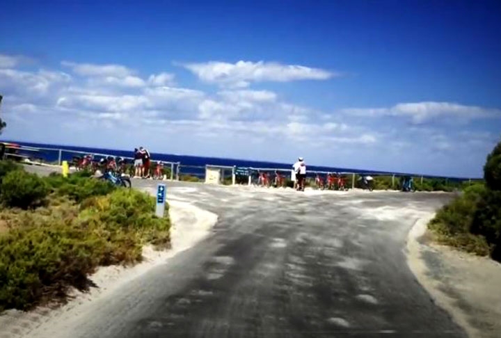 Ciclovia de Rottnest Island (Austrália) - Tem 22 km e fica à beira de praias paradisíacas, na Ilha de Rottnest. Carros não são permitidos no local, o que favorece ainda mais a prática do ciclismo e as caminhadas.  Reprodução: Flipar