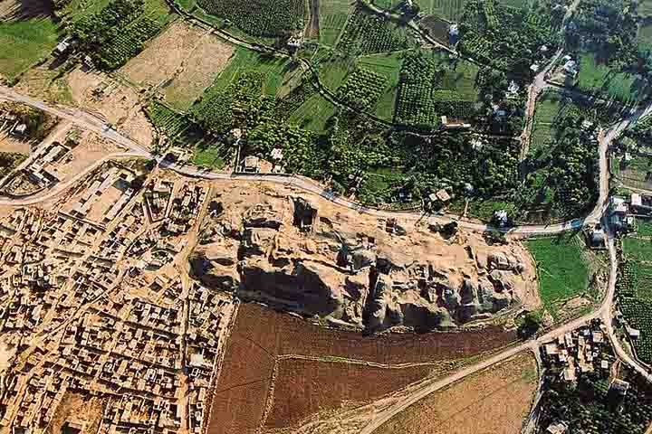 A localização de Jericó também é singular. A cidade está situada a aproximadamente 258 metros abaixo do nível do mar, o que a torna a localidade habitada mais baixa do planeta. 
 Reprodução: Flipar