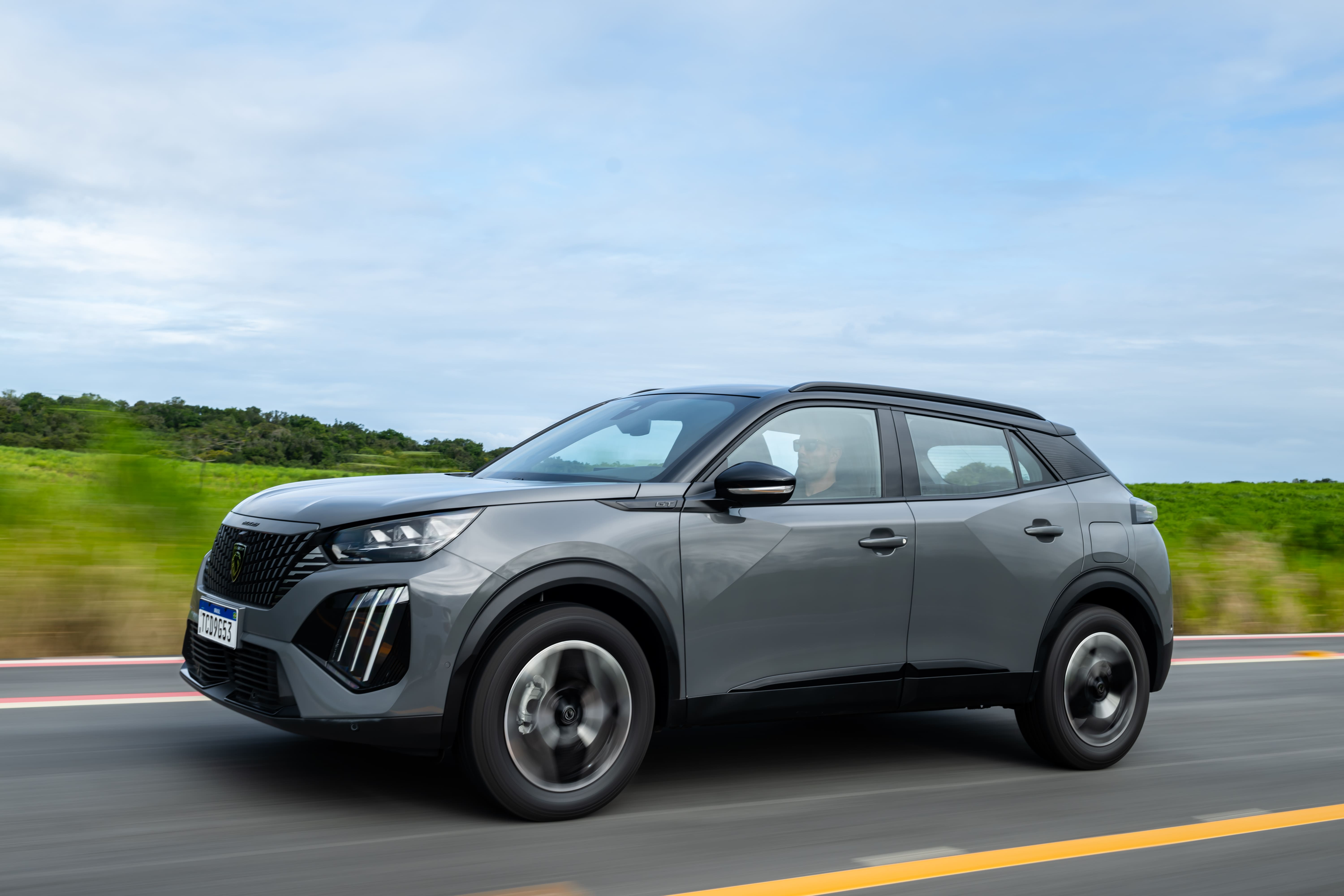 Novo Peugeot 2008 detalhes Divulgação