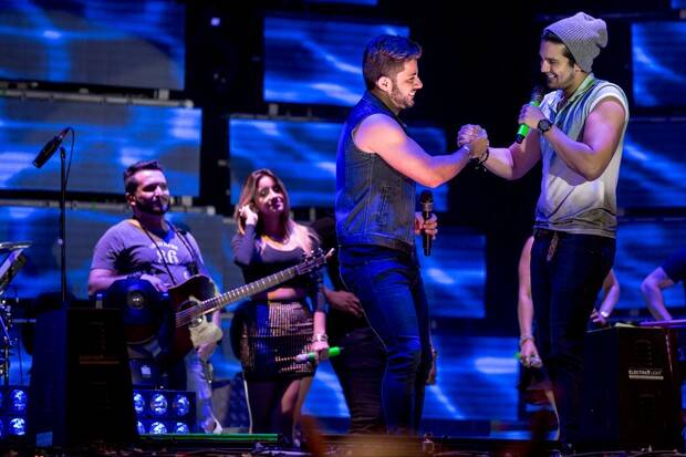 Cristiano Araújo em show com Luan Santanna. Foto: Flaney Gonzallez/Divulgação