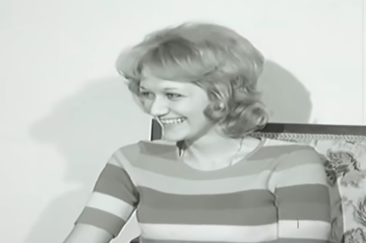 Vesna não tinha a lembrança do acidente. A última imagem do caso que ela recordava era o embarque dos passageiros. Por isso, ela não ficou com trauma psicológico. Mesmo assim , com as sequelas do acidente, ela não pôde voltar a trabalhar como aeromoça.   Reprodução: Flipar