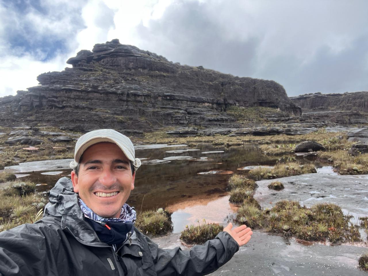 Gia Tensing Ernesto no Monte Roraima (RR). Foto: Tensing Ernesto Rodriguez - Guia de montanha da operadora planeta EXO