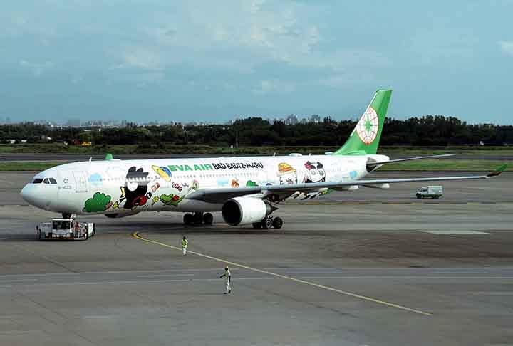 A EVA Air subiu uma posição e está em 8º lugar no ranking das melhores do mundo. Fundada em 1989. Sediada na cidade de Taoyuan, em Taiwan. Frota de 84 aviões.  Reprodução: Flipar