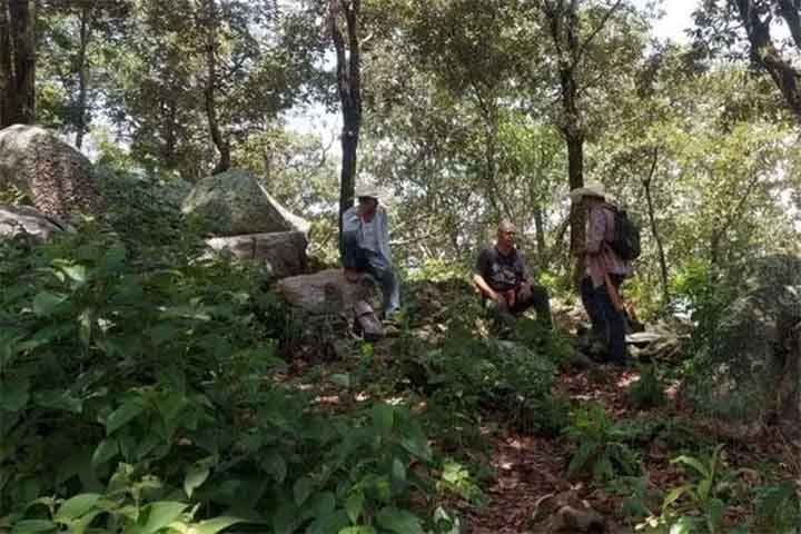 As construções seguem o estilo “paramento mixteco”, com blocos verticais e pequenas lajes, técnica semelhante a de outros centros arqueológicos da região de Guerrero. Reprodução: Flipar