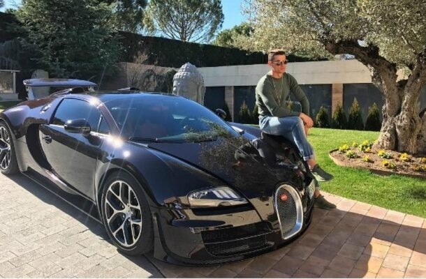 Um dos modelos mais caros do mundo, a Bugatti Veyron de CR7 pode custar R$ 12 milhões de reais. Foto: Instagram/CR7 Reprodução: Jogada10
