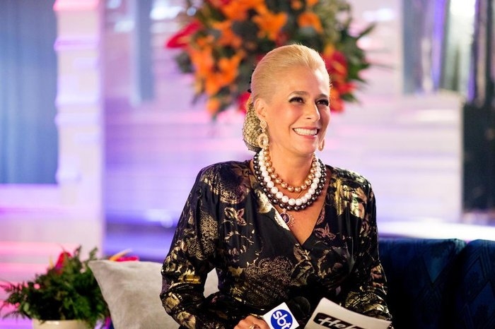 A série mergulha a fundo na intimidade da apresentadora e está disponível na Globoplay. Hebe também tem um filme sobre sua trajetória, estrelado por Andréa Beltrão e lançado em 2019. Ela morreu em 2012 vitima de um câncer.