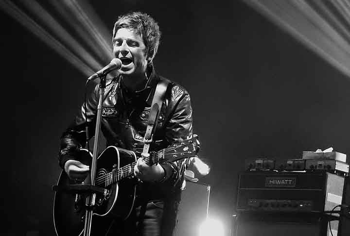 O comunicado do retorno da banda veio na semana em que a separação completaria 15 anos. O marco foi o dia 28 de agosto de 2009, quando, horas após o cancelamento de um show na França, o guitarrista Noel Gallagher anunciou sua saída do grupo. 
 Reprodução: Flipar