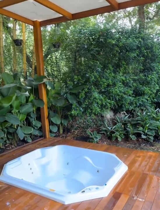 O casal terá uma jacuzzi na varanda do quarto Reprodução/Instagram - 27.02.2024