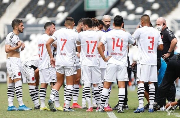 Como o Vasco havia vencido na ida, a definição vai para as penalidades e o Vasco conquistou a taça.