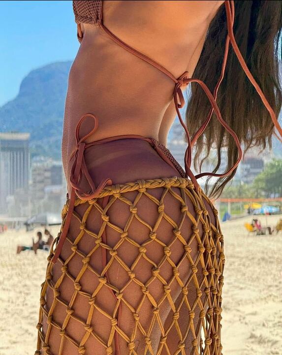 MC Rebecca exibe corpão em praia Reprodução/Instagram - 04.03.2024