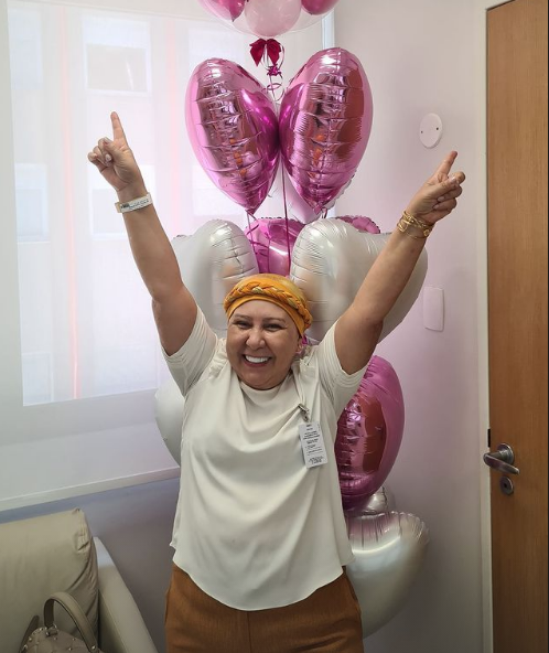 Kevinho celebra última quimioterapia da mãe. Foto: Reprodução/Instagram