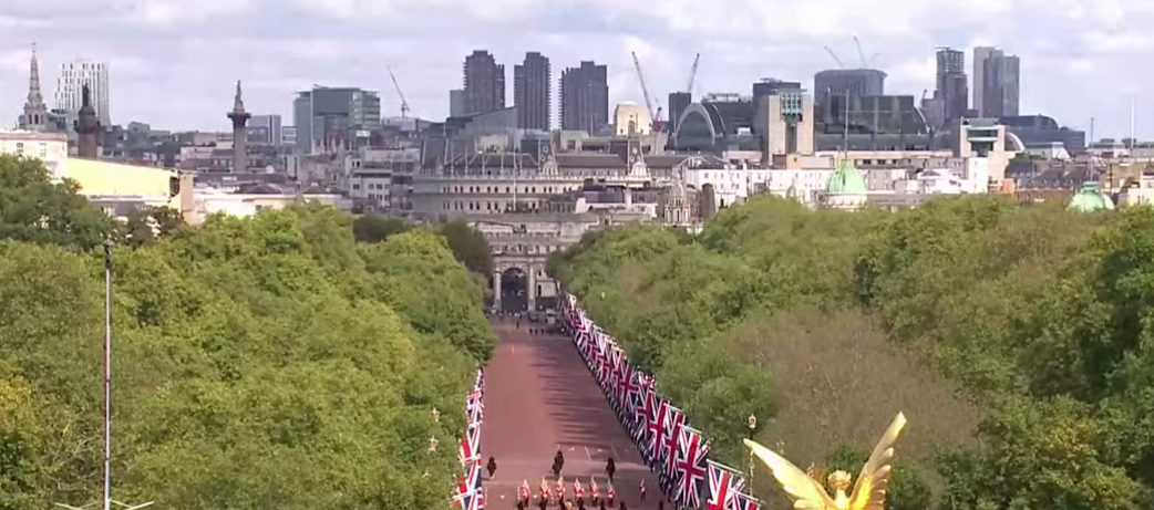 Cortejo de Elizabeth II em Londres . Foto: Reprodução CNN - 14.08.2022