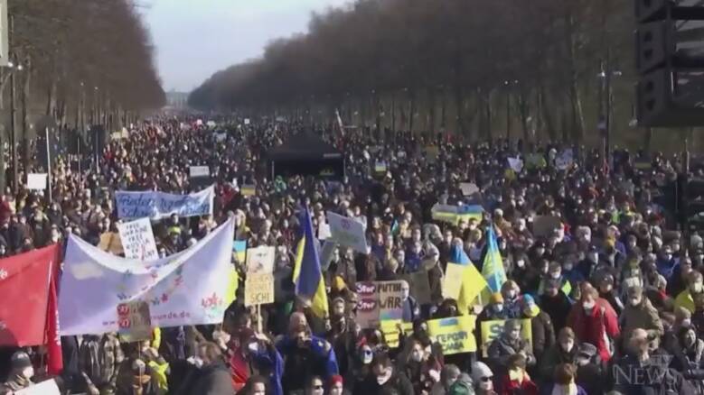 Protesto em Berlim contra a invasão da Ucrânia. Foto: Reprodução/CTV News